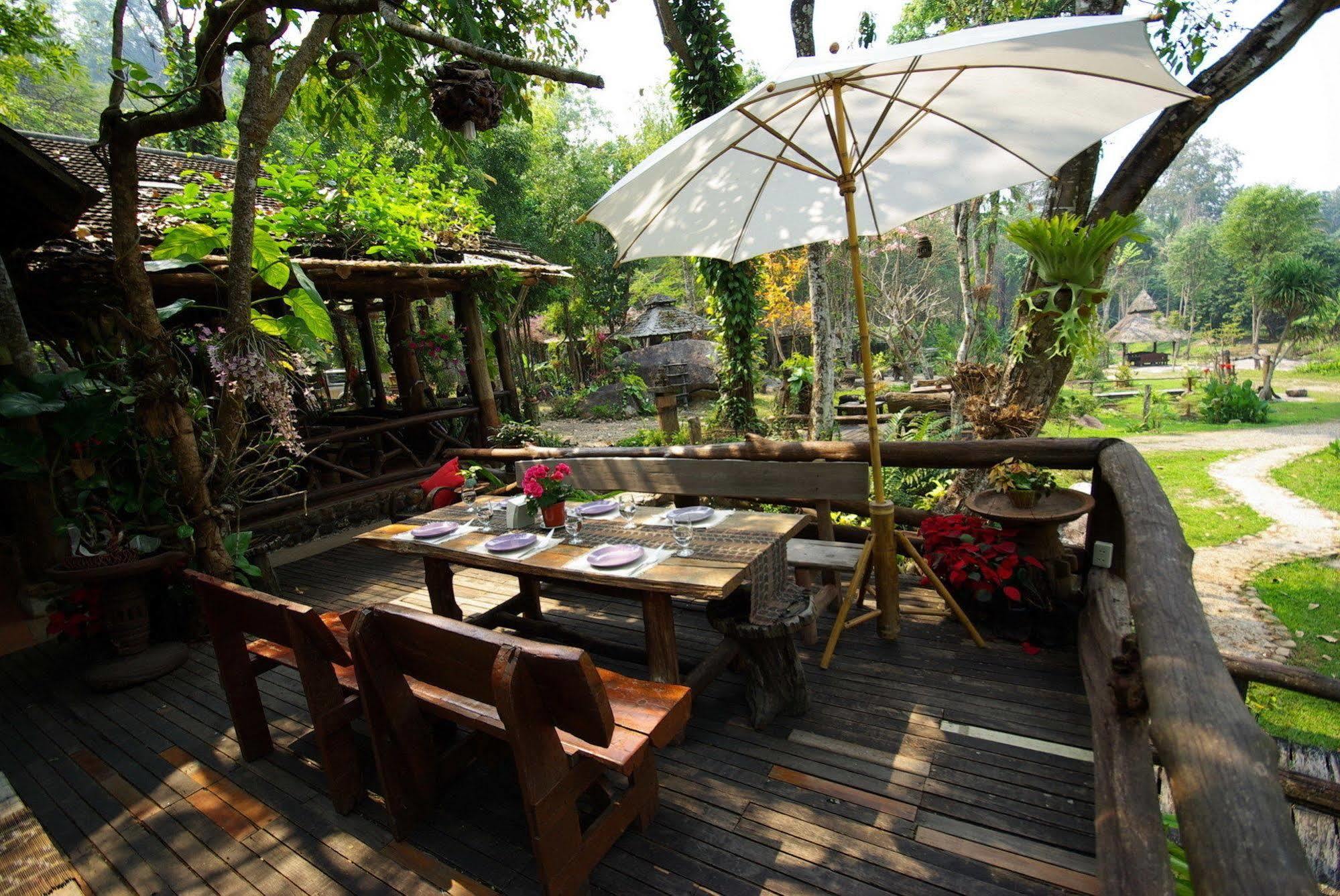ธารทอง ลอดจ์ Tharnthong Lodge Meon Kültér fotó